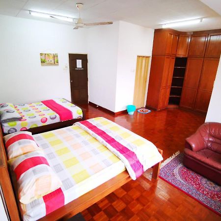 Lpm Room Tanjung Bungah  Exterior photo